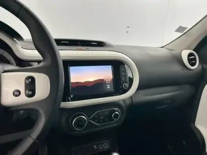 Photo 11 Renault Twingo  III Achat Intégral - 21