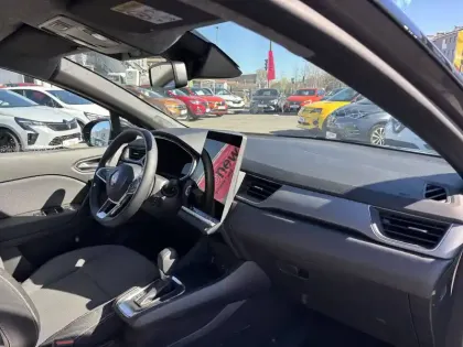 Photo 15 Renault Captur  E-Tech full hybrid 145 ch