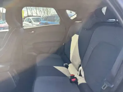 Photo 23 Renault Captur  E-Tech full hybrid 145 ch