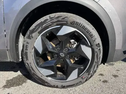 Photo 9 Renault Captur  E-Tech full hybrid 145 ch