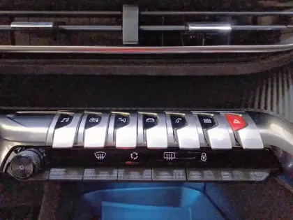 Photo 24 Peugeot 5008  BlueHDi 130ch S&S BVM6