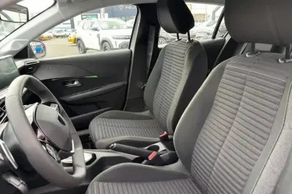 Photo 43 Peugeot 208  Hybrid 100 e-DCS6