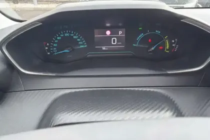 Photo 49 Peugeot 208  Hybrid 100 e-DCS6