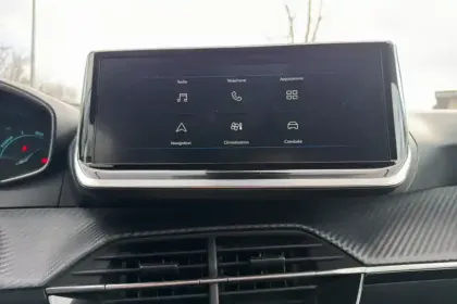 Photo 84 Peugeot 208  Hybrid 100 e-DCS6