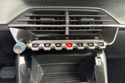 Photo 29 Peugeot 208 Gén. II Ph2 Active 5