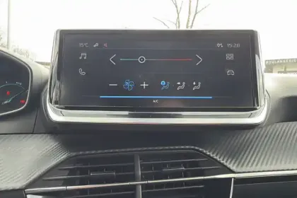 Photo 95 Peugeot 208  Hybrid 100 e-DCS6