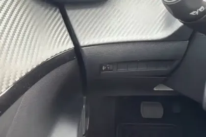 Photo 56 Peugeot 208  Hybrid 100 e-DCS6