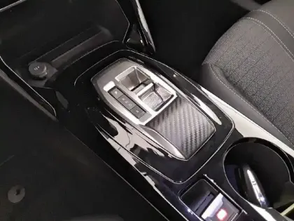 Photo 13 Peugeot 2008 Gén. II Ph1 NG Allure 5