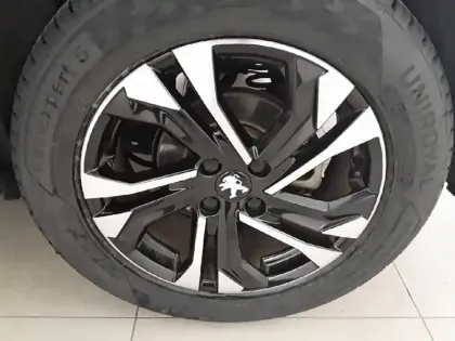 Photo 12 Peugeot 2008 Gén. II Ph1 NG Allure 5