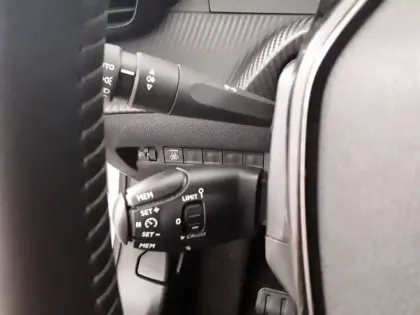 Photo 19 Peugeot 2008 Gén. II Ph1 NG Allure 5