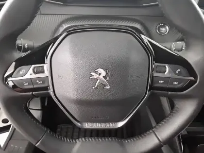 Photo 54 Peugeot 2008  Electrique 136 ch