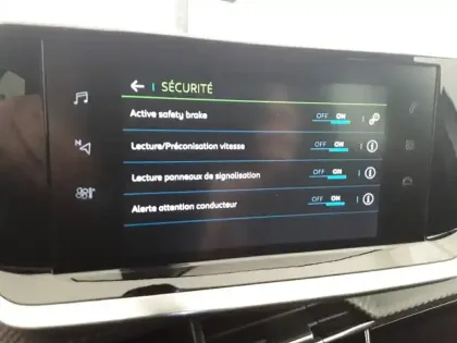 Photo 18 Peugeot 2008 Gén. II Ph1 NG Allure 5