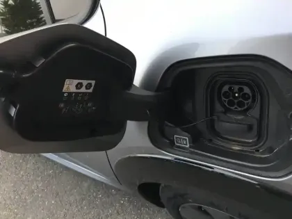 Photo 10 Peugeot 208  Electrique 50 kWh 136ch