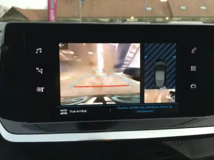 Photo 19 Peugeot 208  Electrique 50 kWh 136ch