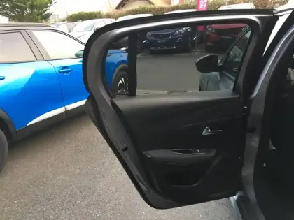 Photo 13 Peugeot 208  Electrique 50 kWh 136ch