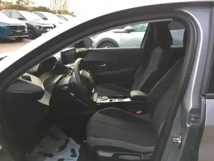 Photo 15 Peugeot 208  Electrique 50 kWh 136ch