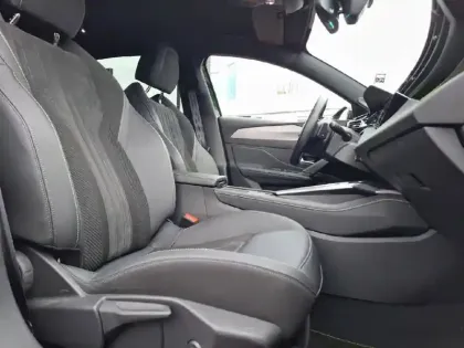 Photo 34 Peugeot 308  PHEV 225 e-EAT8