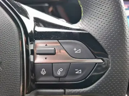 Photo 61 Peugeot 308  PHEV 225 e-EAT8