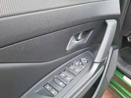 Photo 88 Peugeot 308  PHEV 225 e-EAT8