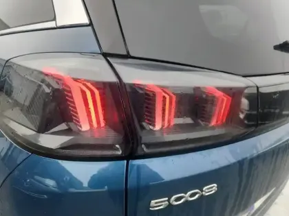 Photo 16 Peugeot 5008  PureTech 180ch S&S EAT8