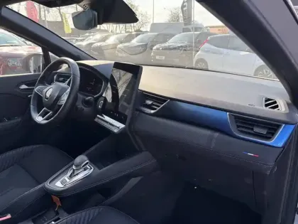 Photo 13 Renault Captur  E-Tech full hybrid 145 ch