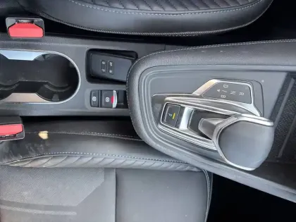 Photo 32 Renault Captur  E-Tech full hybrid 145 ch