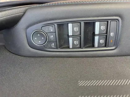 Photo 26 Renault Captur  E-Tech full hybrid 145 ch