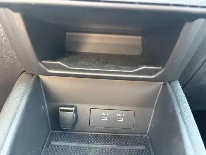 Photo 36 Renault Captur  E-Tech full hybrid 145 ch