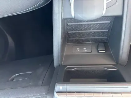 Photo 27 Renault Captur  E-Tech full hybrid 145 ch