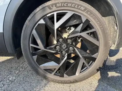 Photo 11 Renault Captur  E-Tech full hybrid 145 ch