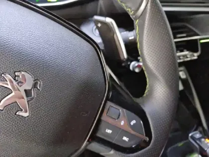 Photo 32 Peugeot 208  PureTech 100 S&S EAT8