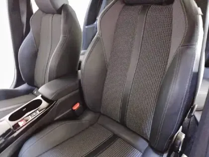 Photo 11 Peugeot 208  PureTech 100 S&S EAT8