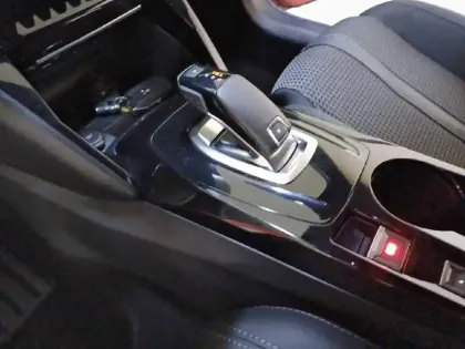 Photo 14 Peugeot 208  PureTech 100 S&S EAT8