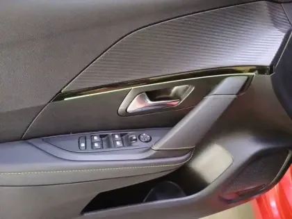 Photo 33 Peugeot 208  PureTech 100 S&S EAT8