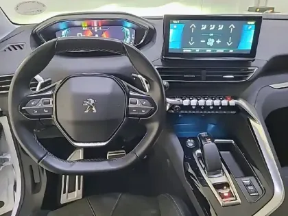 Photo 41 Peugeot 3008  Hybrid 225 e-EAT8