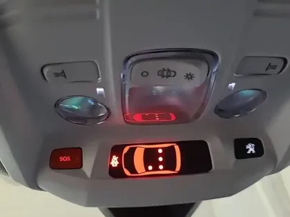 Photo 93 Peugeot 3008  Hybrid 225 e-EAT8