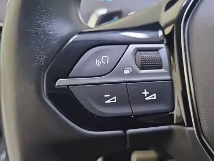 Photo 61 Peugeot 3008  Hybrid 225 e-EAT8