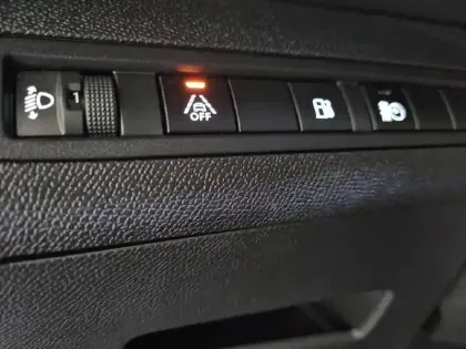 Photo 97 Peugeot 3008  Hybrid 225 e-EAT8