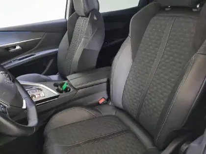 Photo 44 Peugeot 3008  Hybrid 225 e-EAT8