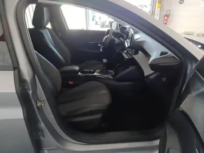 Photo 8 Peugeot 208  BlueHDi 100 S&S BVM6