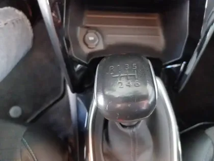 Photo 27 Peugeot 208  BlueHDi 100 S&S BVM6