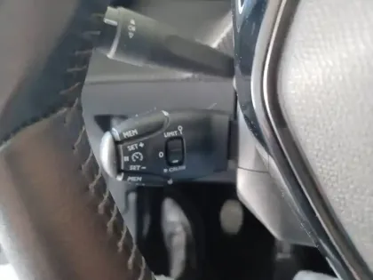 Photo 19 Peugeot 208  BlueHDi 100 S&S BVM6