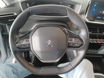 Photo 24 Peugeot 208  BlueHDi 100 S&S BVM6