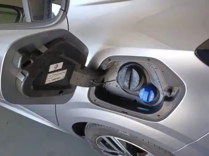 Photo 34 Peugeot 208  BlueHDi 100 S&S BVM6