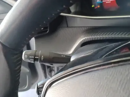 Photo 20 Peugeot 208  BlueHDi 100 S&S BVM6