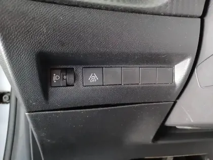 Photo 18 Peugeot 208  BlueHDi 100 S&S BVM6