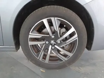 Photo 12 Peugeot 208  BlueHDi 100 S&S BVM6