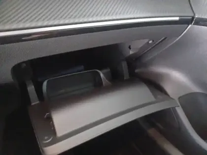 Photo 31 Peugeot 208  BlueHDi 100 S&S BVM6