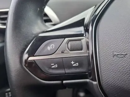 Photo 33 Peugeot 5008  BlueHDi 130ch S&S BVM6