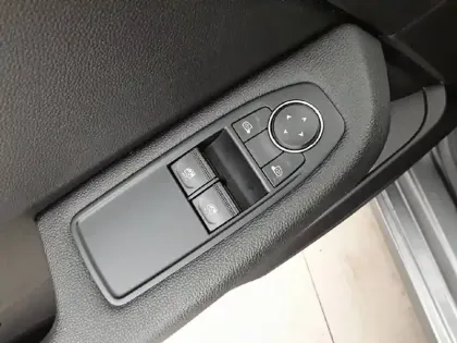 Photo 21 Renault Clio  E-Tech hybride 145